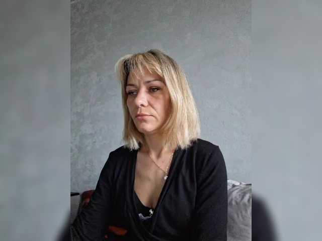 krisred's BongaCams show and profile