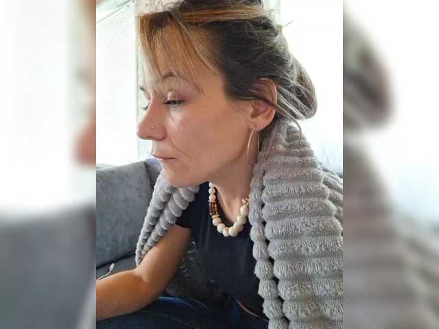 krisred's BongaCams show and profile