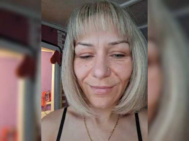 krisred's BongaCams show and profile