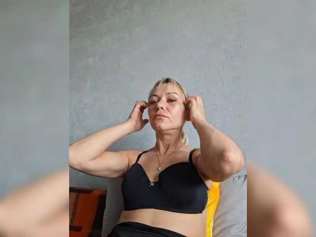 krisred's BongaCams show and profile