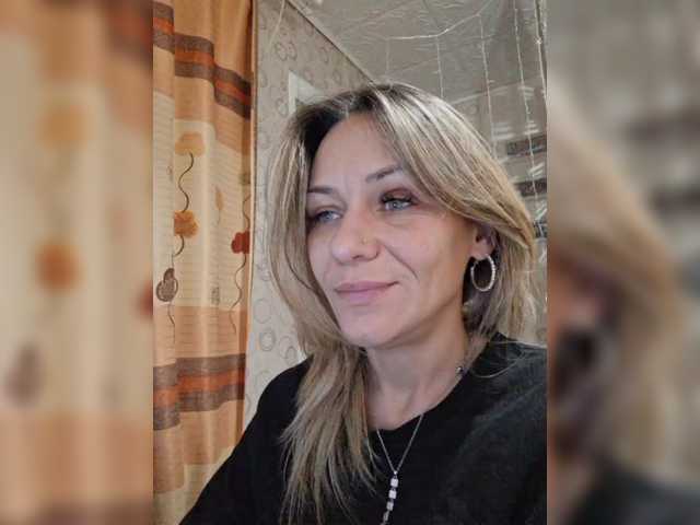 krisred's BongaCams show and profile