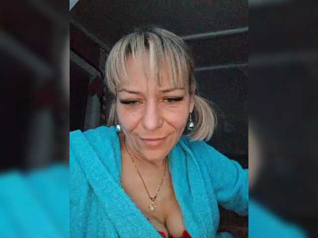 krisred's BongaCams show and profile