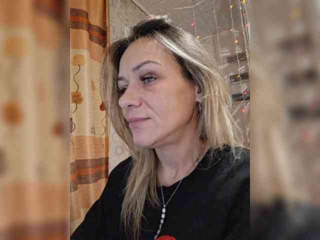 krisred Live Webcam on BongaCams