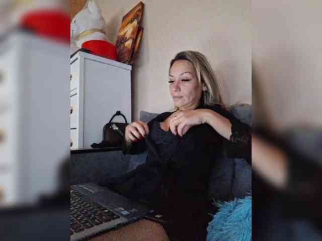 krisred webcam