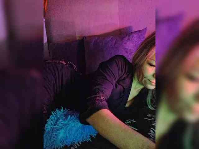 krisred webcam