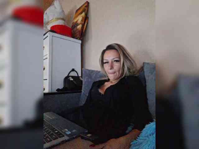 krisred webcam