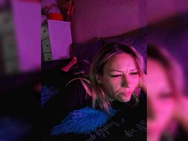 krisred webcam