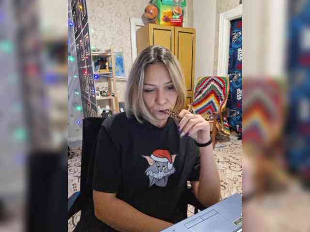 krisred Live Webcam on BongaCams