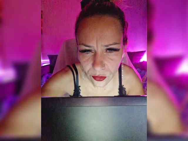 krisred webcam
