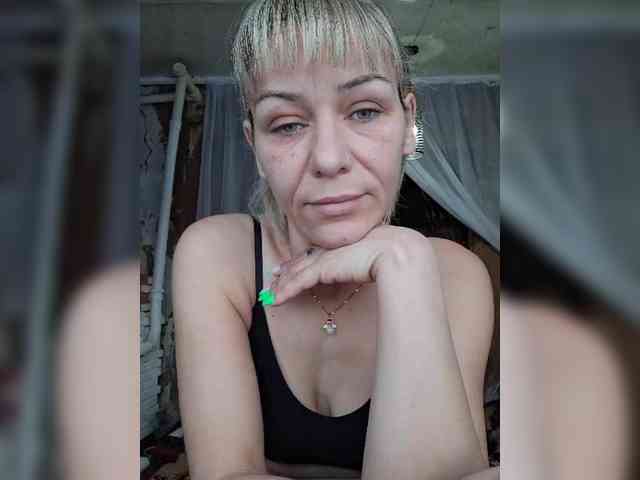 krisred Live Webcam on BongaCams