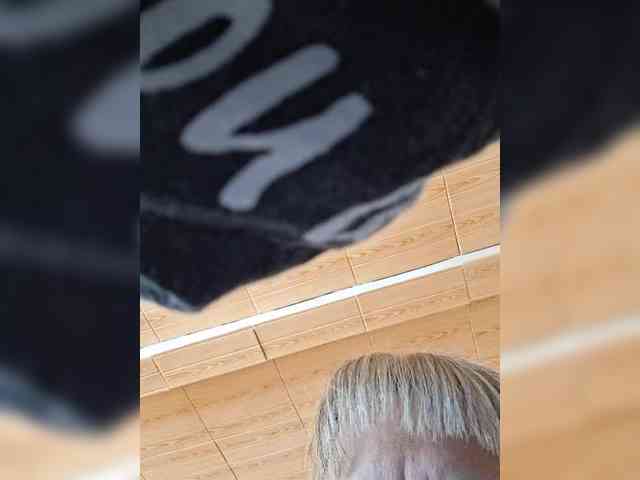 krisred Live Webcam on BongaCams