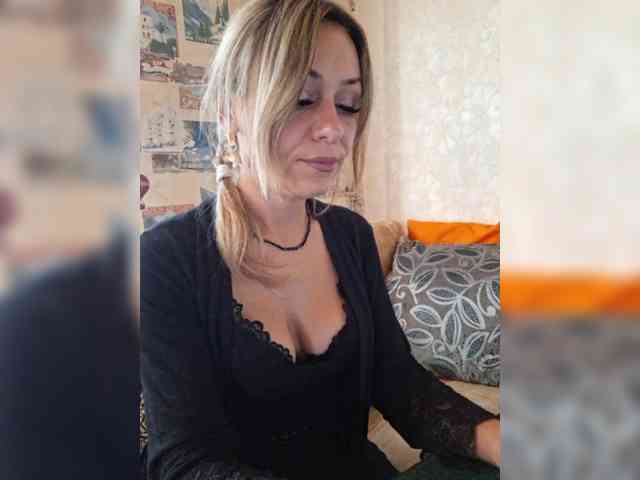 krisred webcam