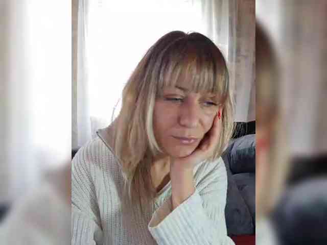 krisred Live Webcam on BongaCams