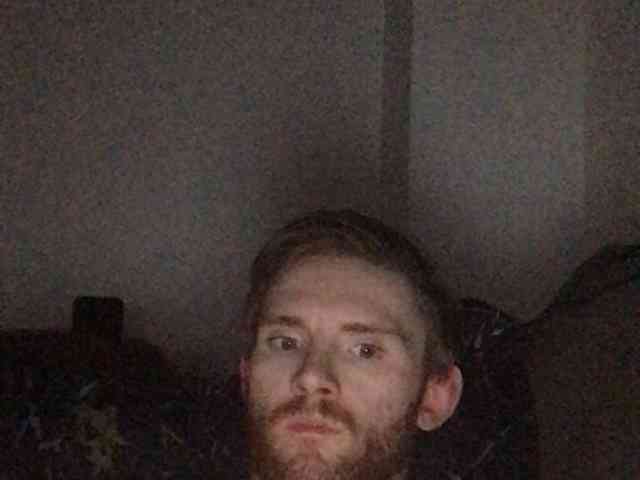 Reddgingy3441 Live Webcam on BongaCams