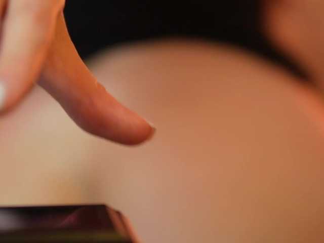 AileenKiss's BongaCams show and profile