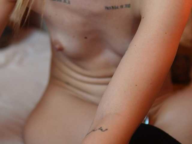 AileenKiss's BongaCams show and profile