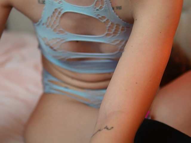 AileenKiss's BongaCams show and profile