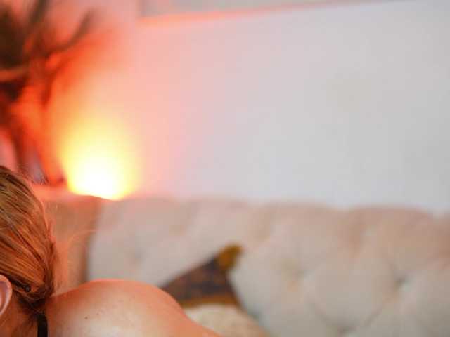 AileenKiss's BongaCams show and profile