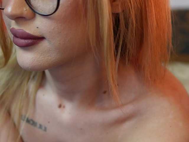 AileenKiss's BongaCams show and profile