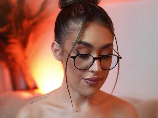 AileenKiss live cam profile