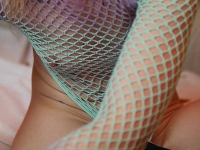 AileenKiss's BongaCams show and profile