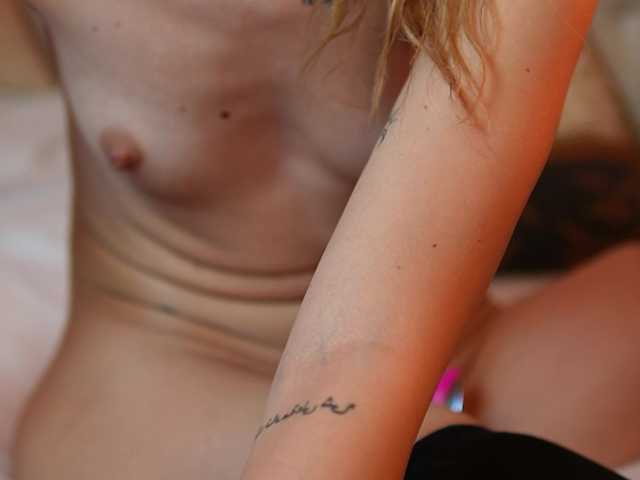 AileenKiss's BongaCams show and profile