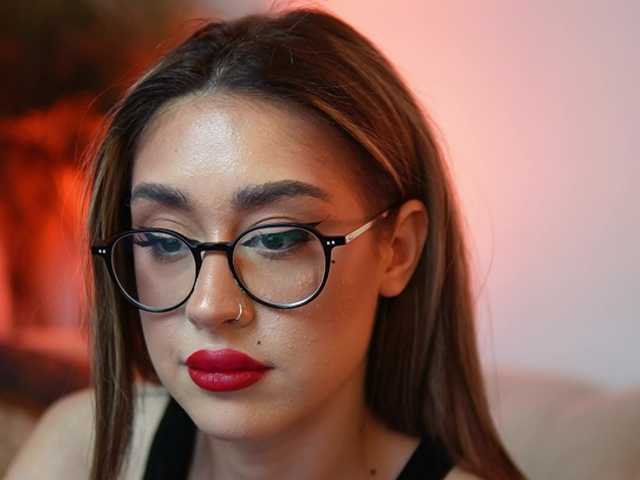 AileenKiss's BongaCams show and profile