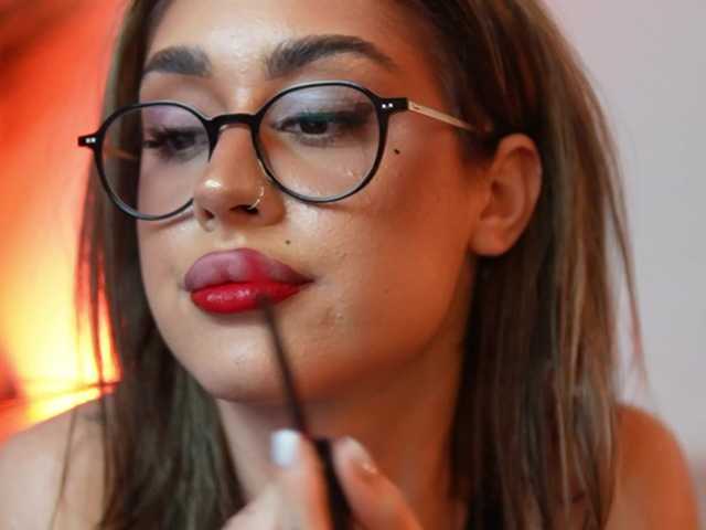 AileenKiss's BongaCams show and profile