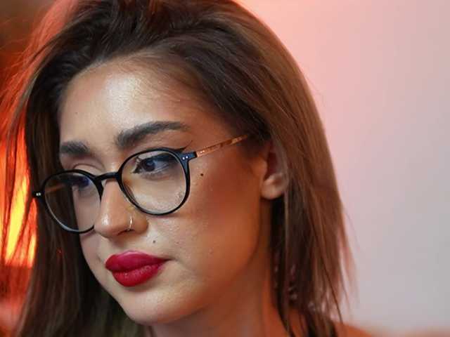 AileenKiss's BongaCams show and profile