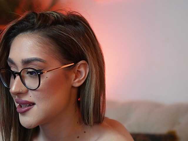 AileenKiss's BongaCams show and profile