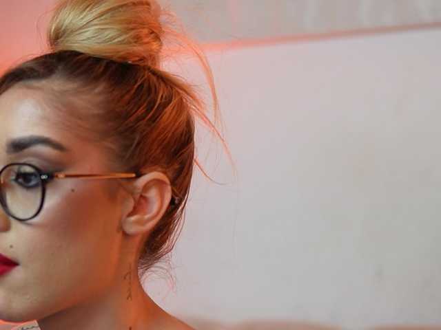 AileenKiss – webcam model profile photo