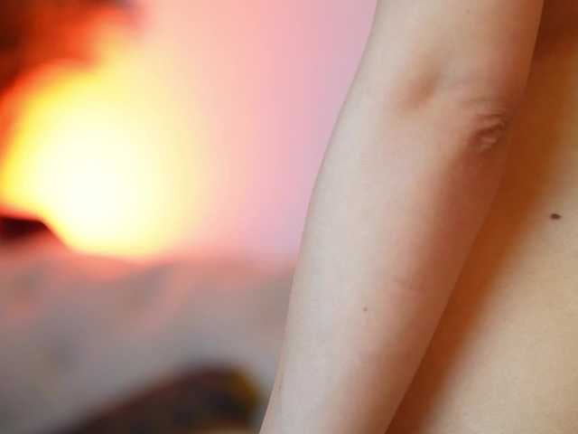 AileenKiss's BongaCams show and profile