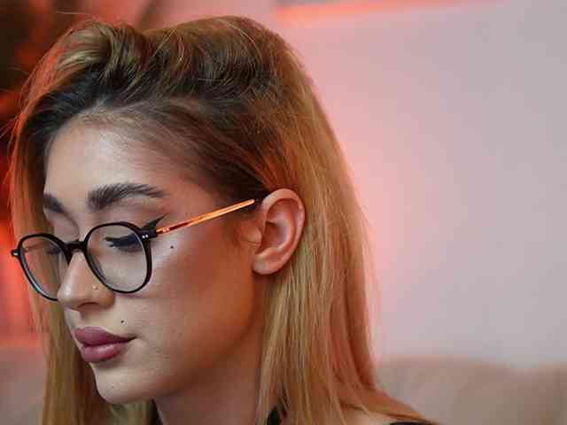 AileenKiss AileenKiss