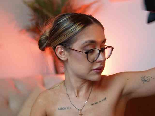 AileenKiss webcam