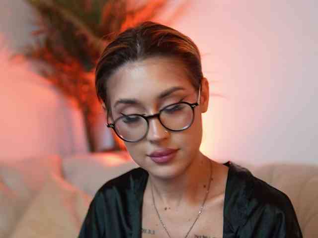 AileenKiss bongacams