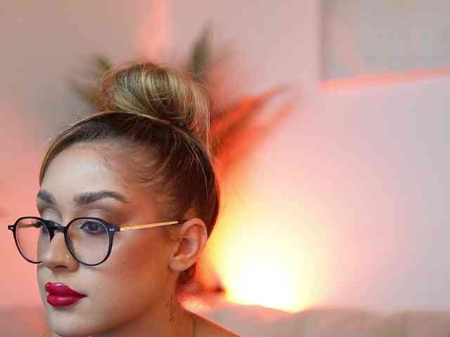 AileenKiss webcam