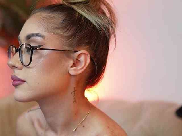 AileenKiss bongacams