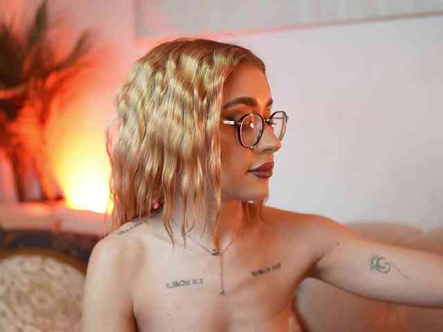 AileenKiss AileenKiss