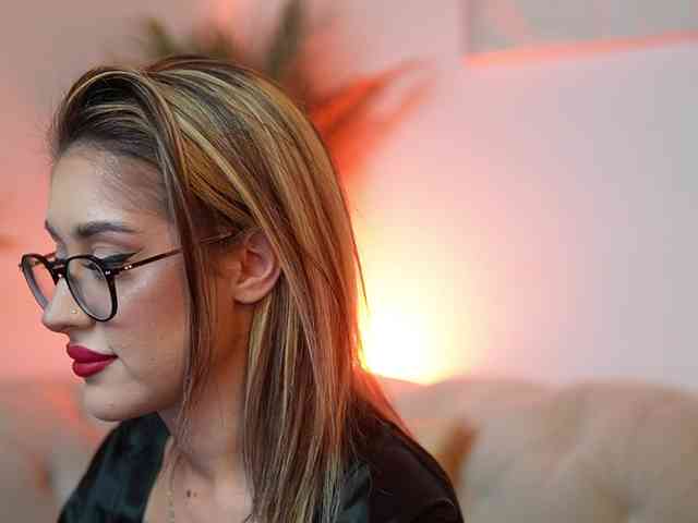 AileenKiss webcam