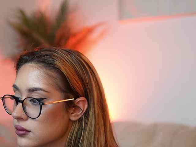 AileenKiss webcam