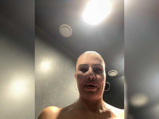 VampIrina11 – webcam model profile photo