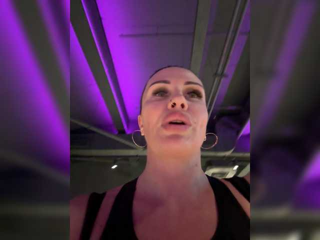 VampIrina11 – webcam model profile photo