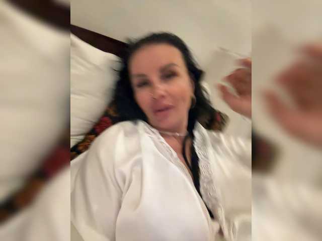 VampIrina11's BongaCams show and profile