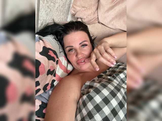 VampIrina11's BongaCams show and profile