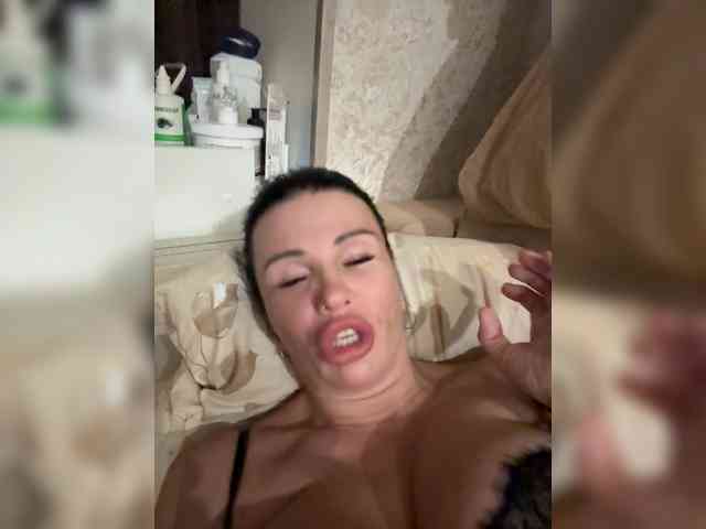 VampIrina11 webcam