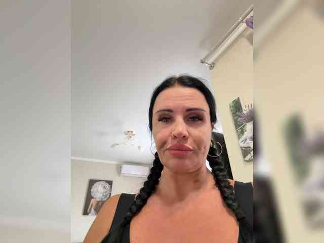 VampIrina11 webcam