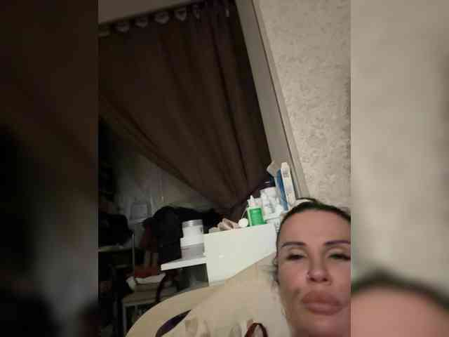 VampIrina11 webcam