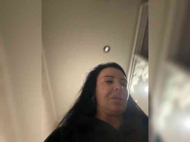 VampIrina11 webcam