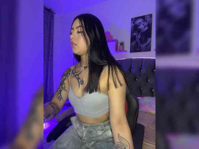 Emily22x webcam