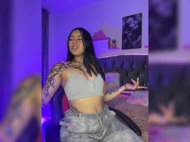 Emily22x webcam